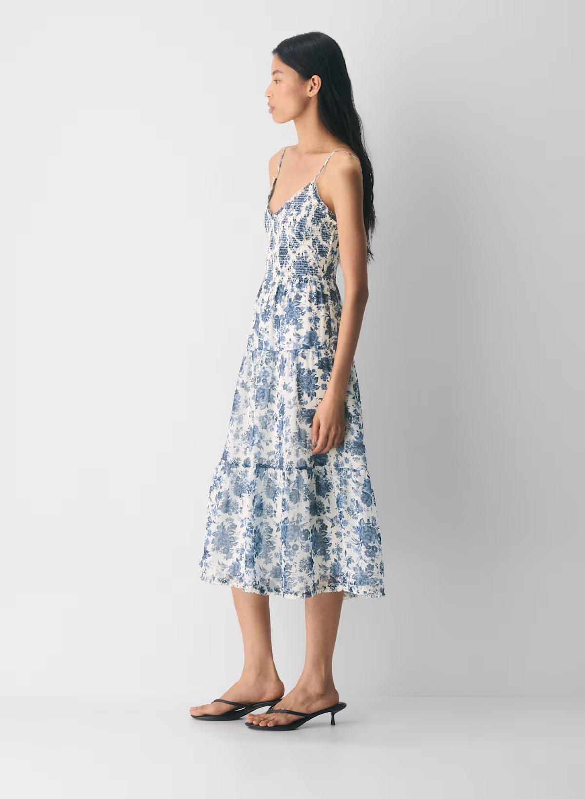 Chiffon tiered V-neck midi dress with floral pattern— lt birch/ admiral