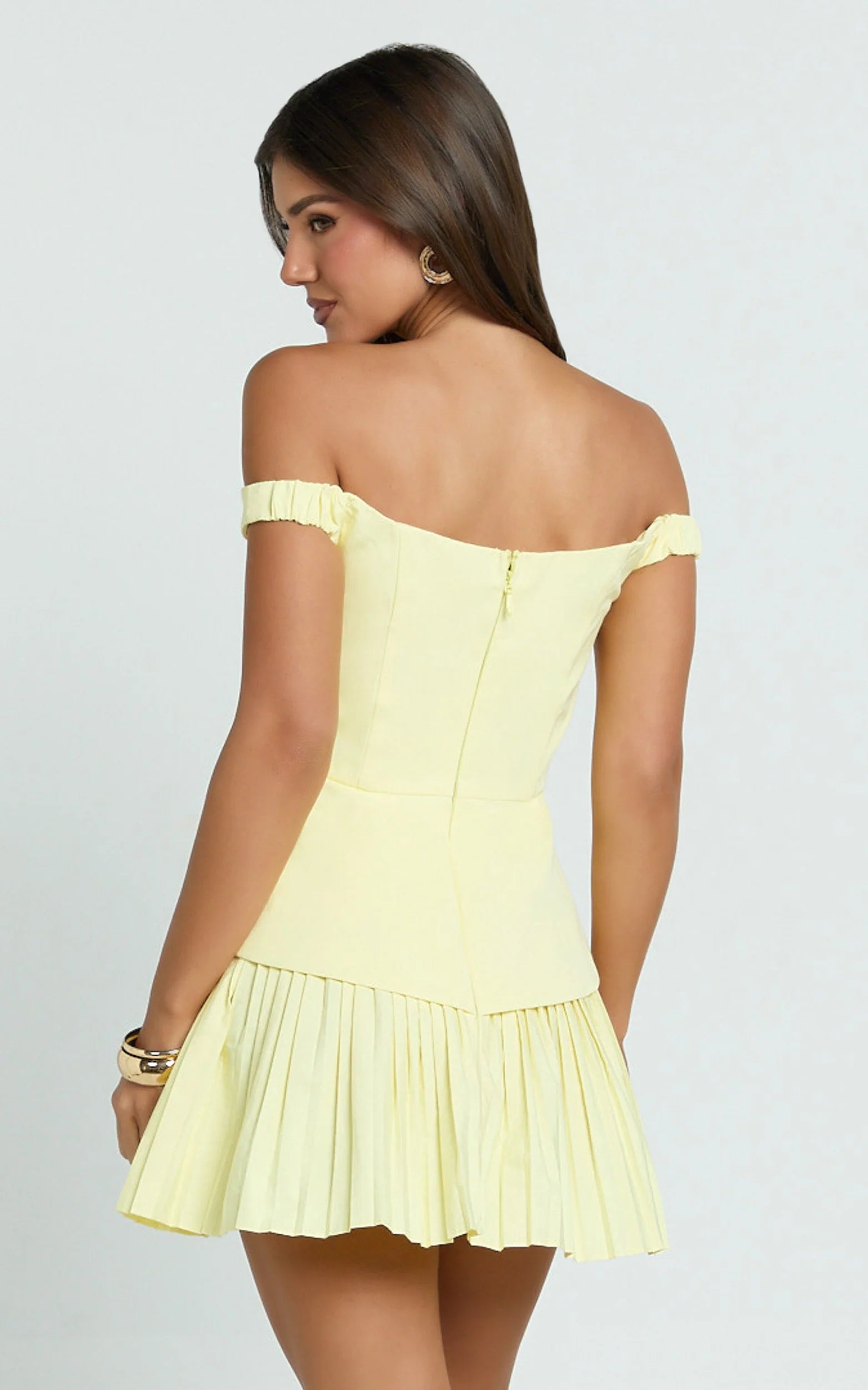 Off Shoulder Pleated Dress in Lemon
