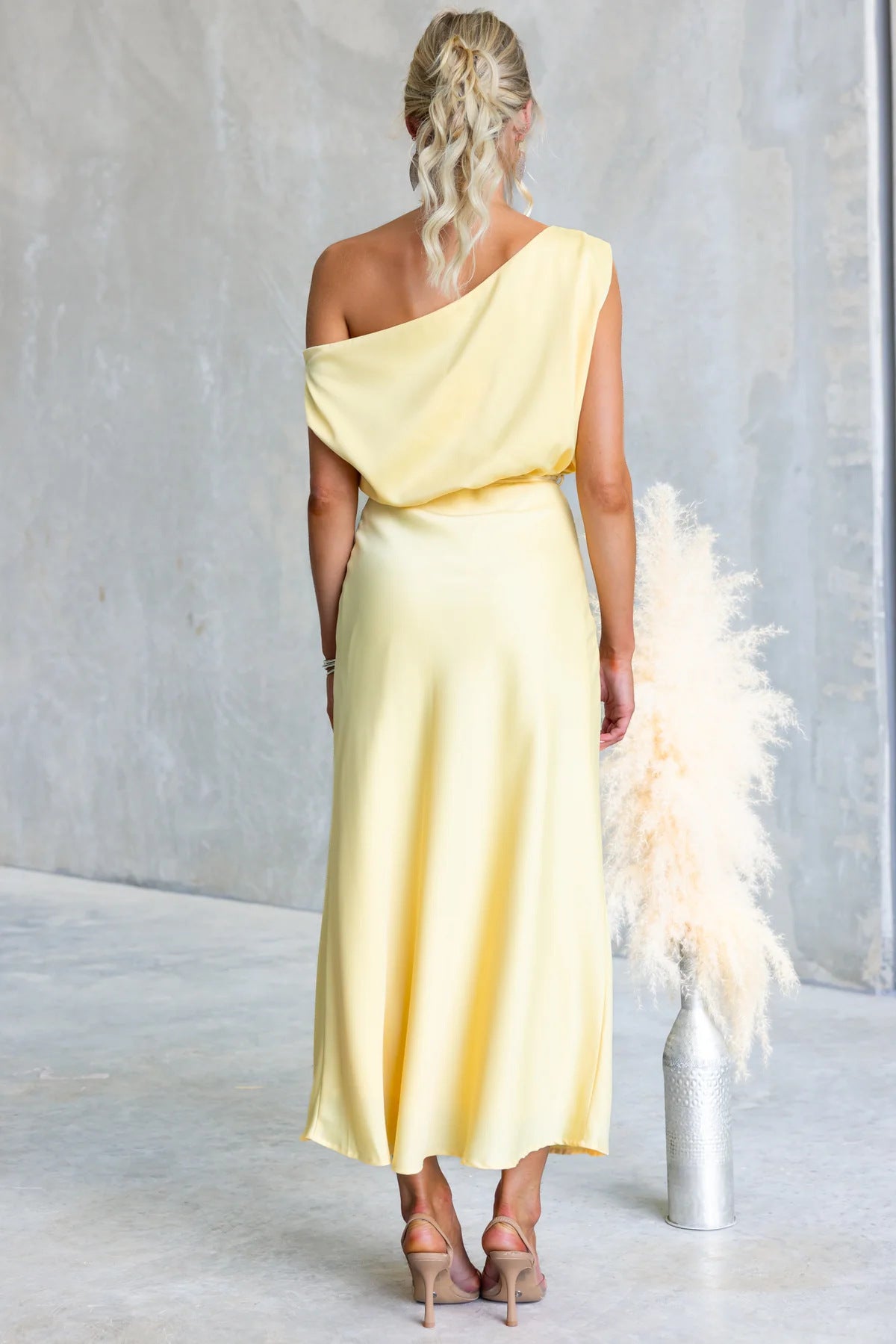 Solid Color One-shoulder Sleeveless Belted Casual Maxi Dress