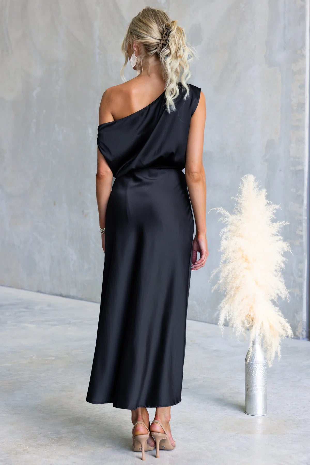 Solid Color One-shoulder Sleeveless Belted Casual Maxi Dress